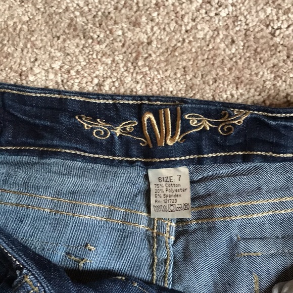 NV Distressed Capris 7 - Picture 2 of 3